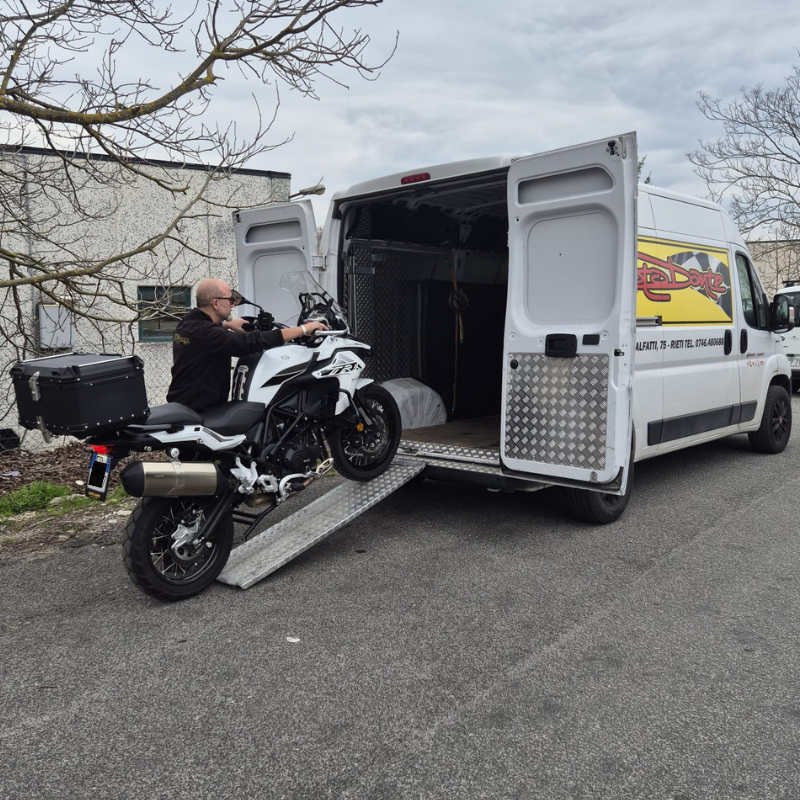 SOCCORSO STRADALE E RITIRO VEICOLO
